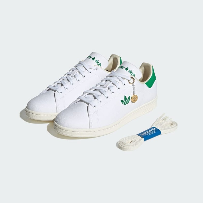 Adidas advantage clearance vs stan smith